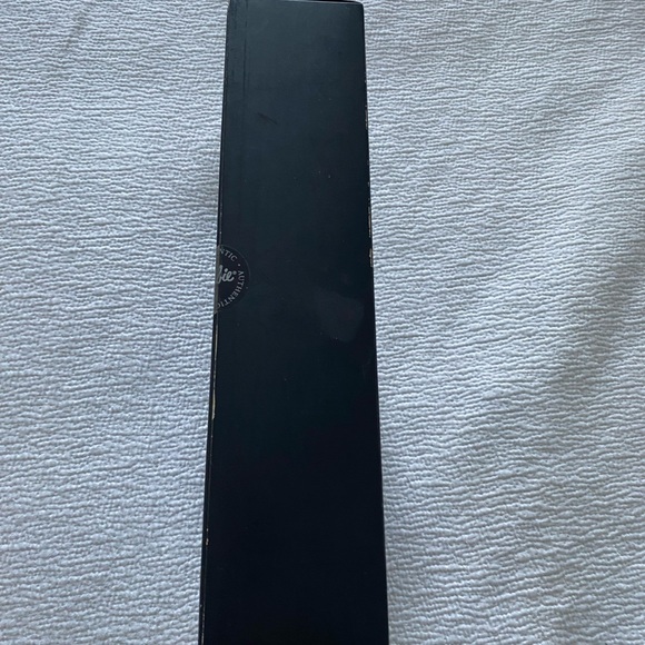 Burberry Barbie Collector's Box - Picture 7 of 7